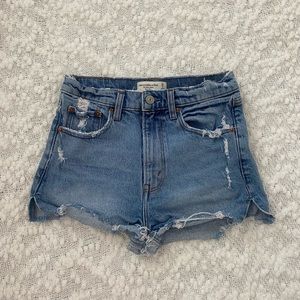 Abercrombie & Fitch Women's High Rise Mom Shorts Size 25